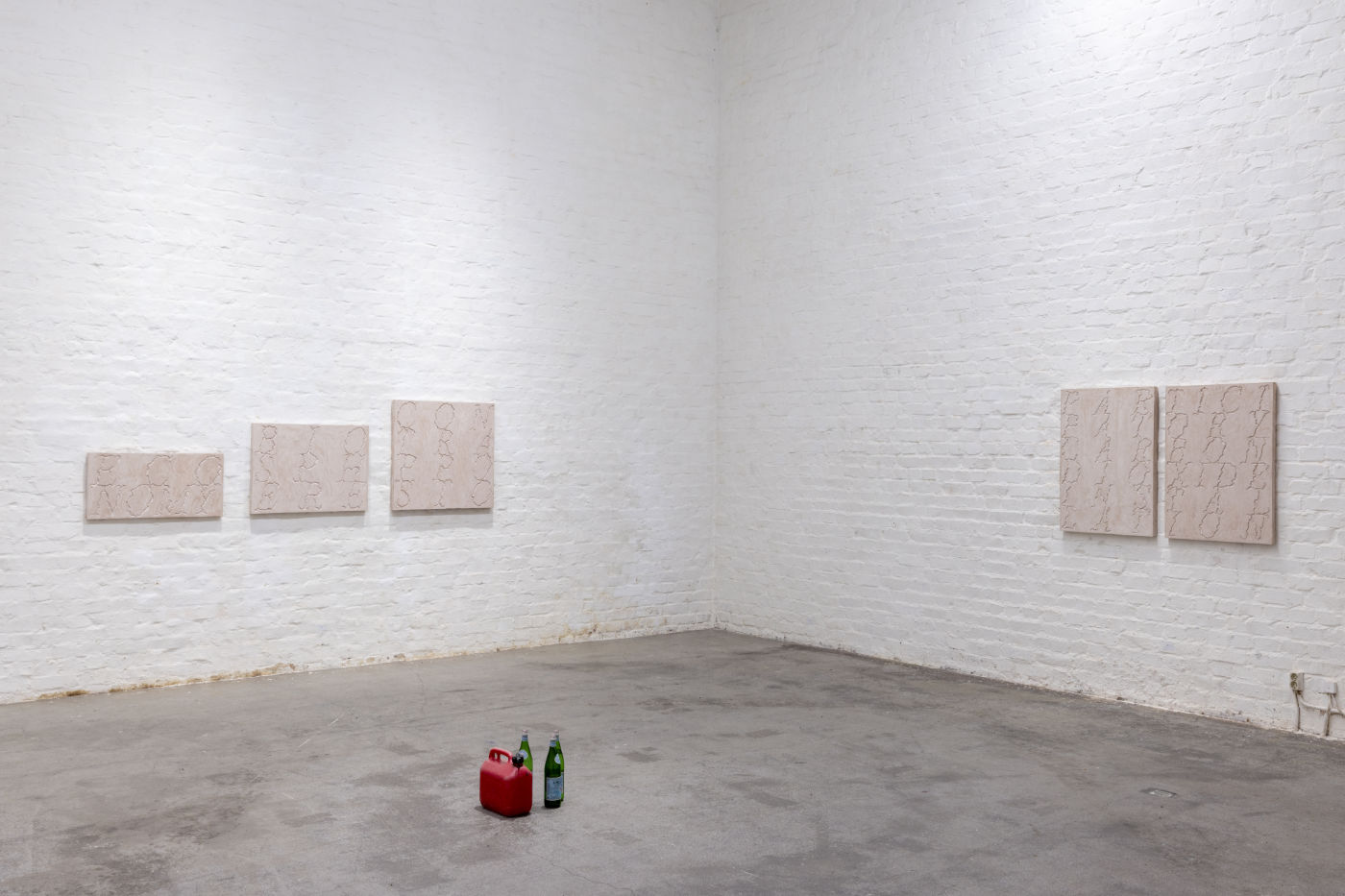 Nestori Syrjälä_Together_7.1.-1.2.2026_Yleiskuva näyttelystä_kuva Anna Autio (2).jpg